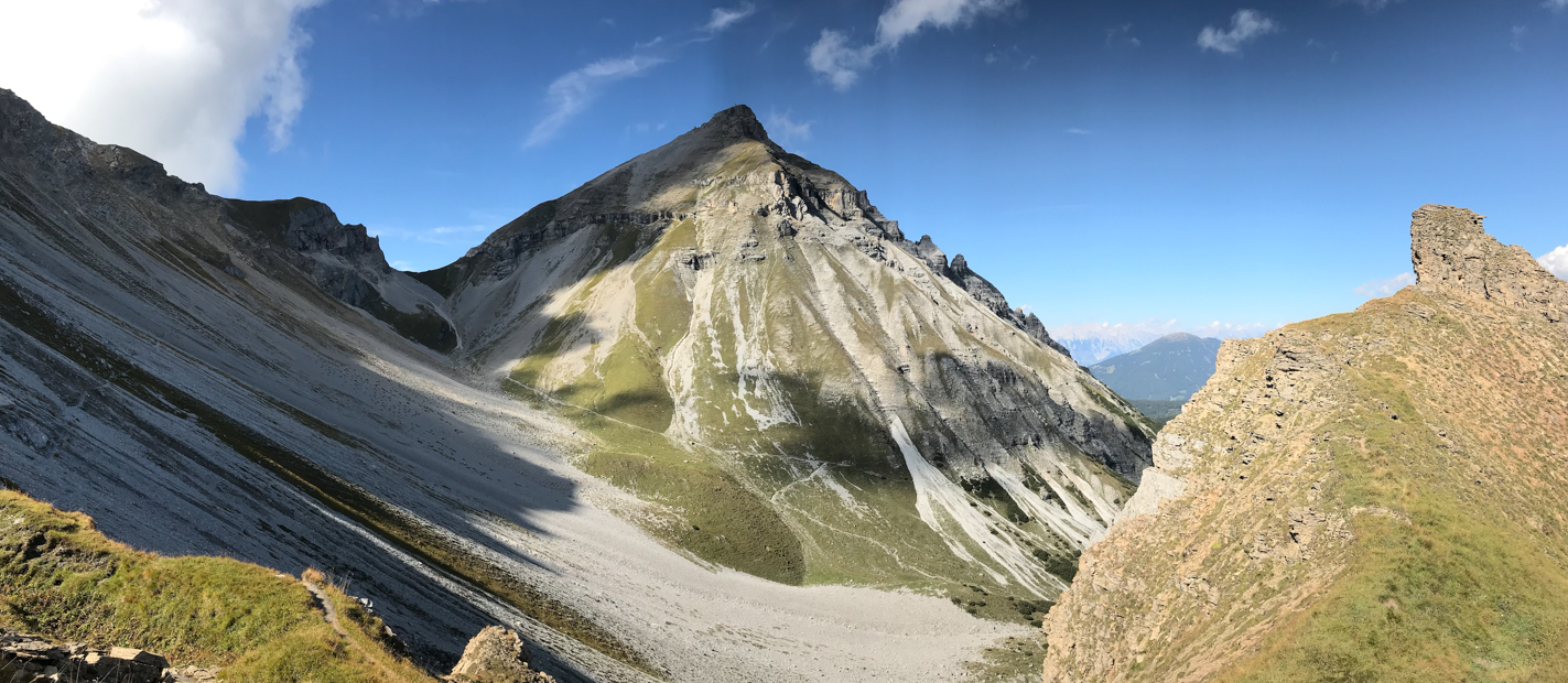 Wandertag 3, berühmter Gipfel Serles mit Blick auf Innsbruck